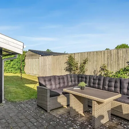 Yma - 250m From The Sea By Interhome